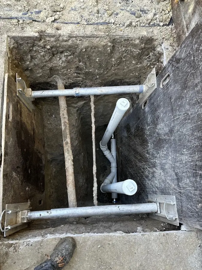 Experienced plumber completing Drain Cleaning work in Lockport